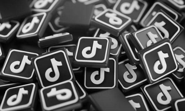 Beste Websites, um günstige TikTok-Follower zu kaufen (Italien, Paypal, Apple Pay)
