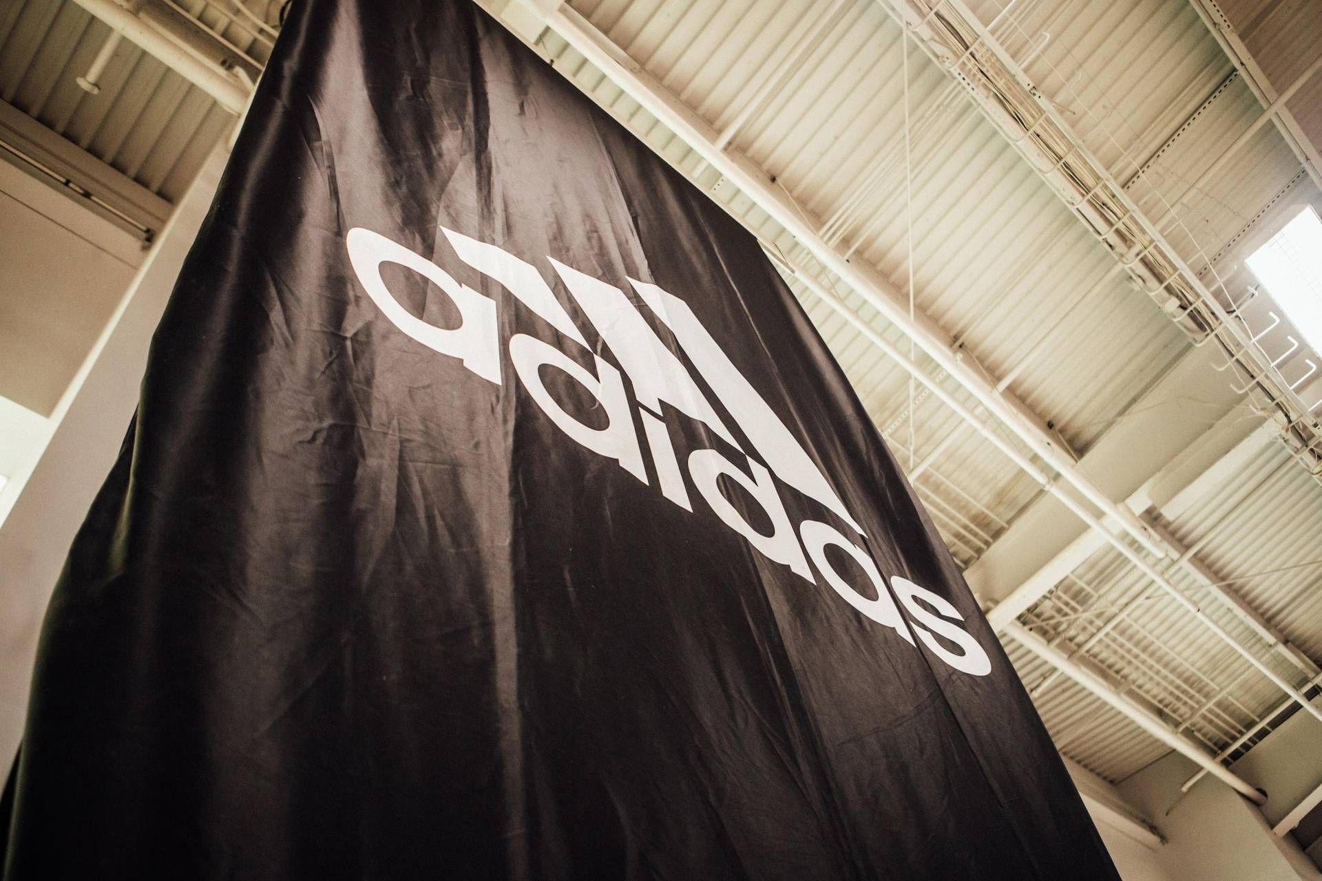 Adidas beschuldigd van het kopiëren van schoenen van Mexicaanse inboorlingen en biedt excuses aan