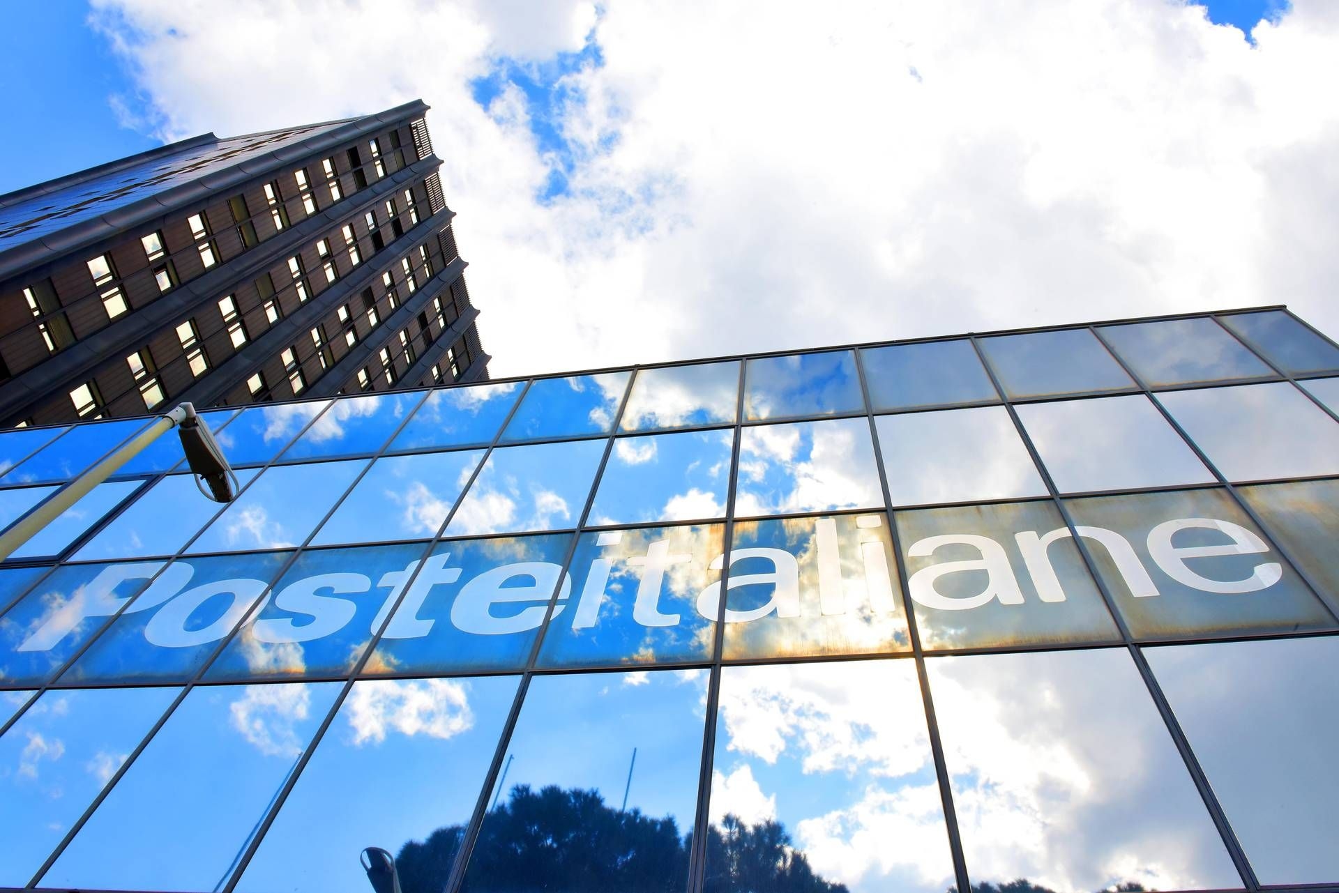 По данным S&P, Poste Italiane является европейским лидером в секторе страхования устойчивого развития.