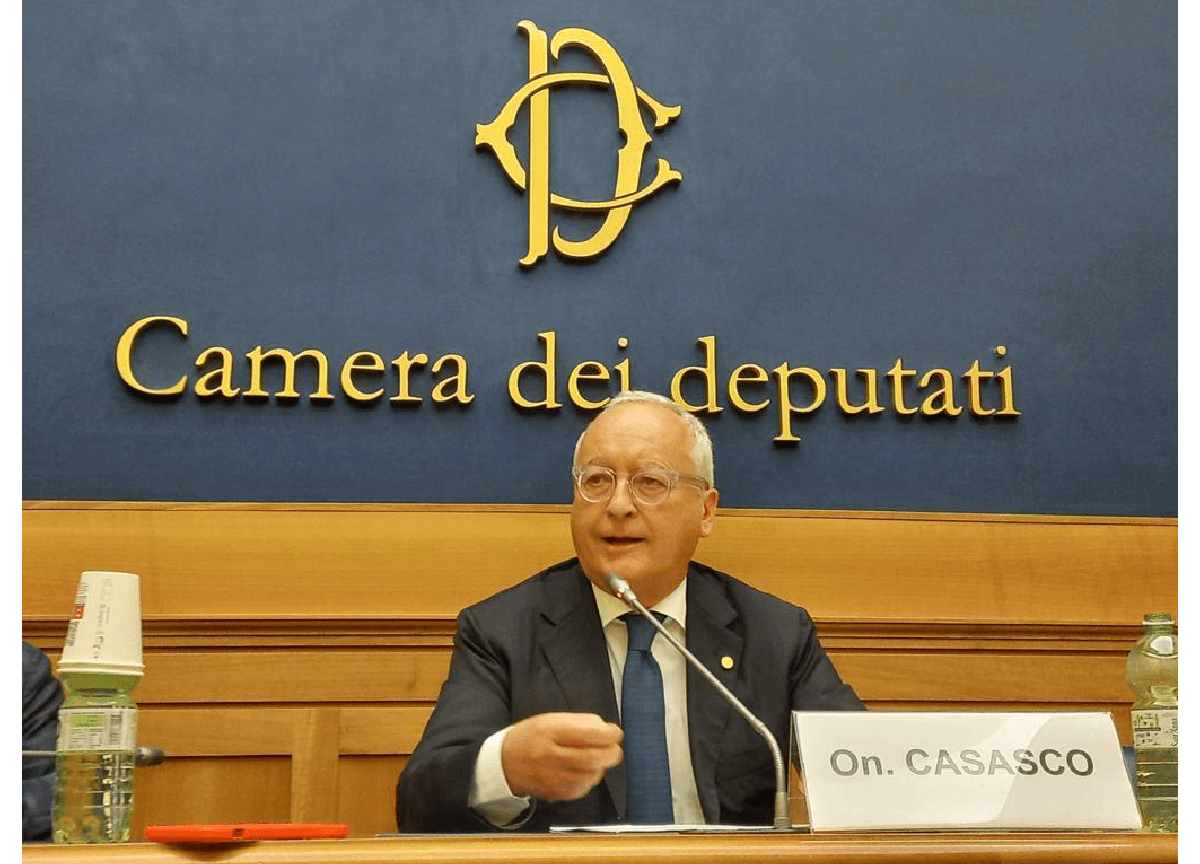 Impôts, relancement de Forza Italia : « Réduction du taux d'impôt sur le revenu (IRPEF) à 33 % jusqu'à 60 000 euros. Optimisons les bonus et gardons ceux qui sont vraiment utiles. »