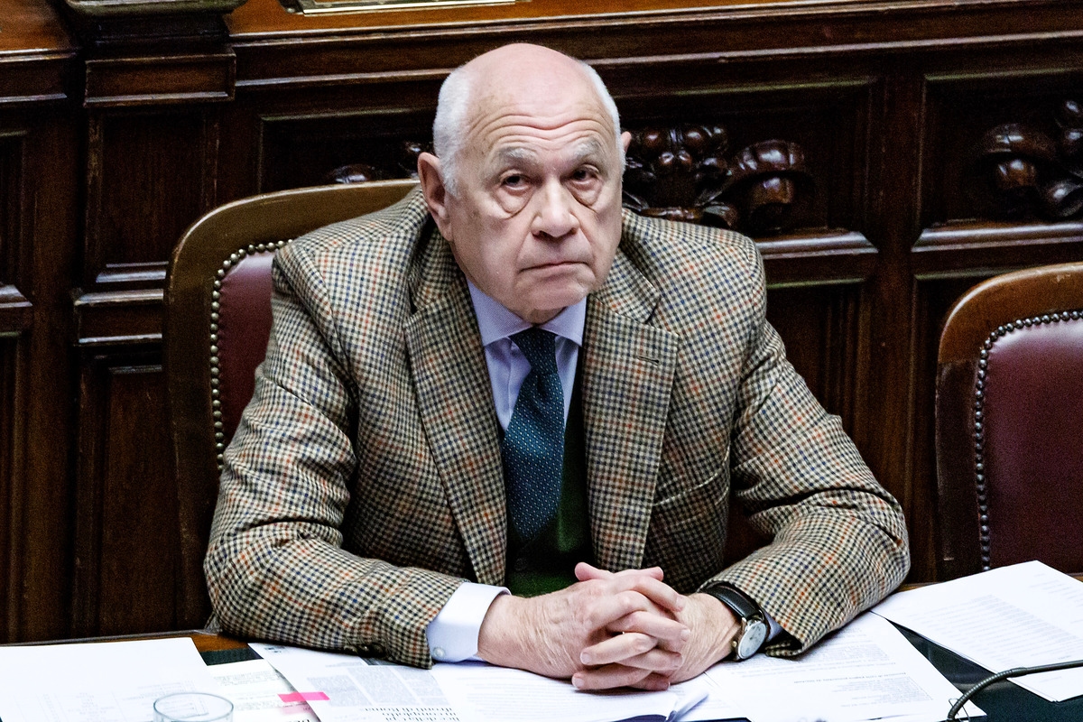 Tormenta en Nordio: "Refugio en las iglesias". Todas las dudas del ministro sobre la pulsera electrónica