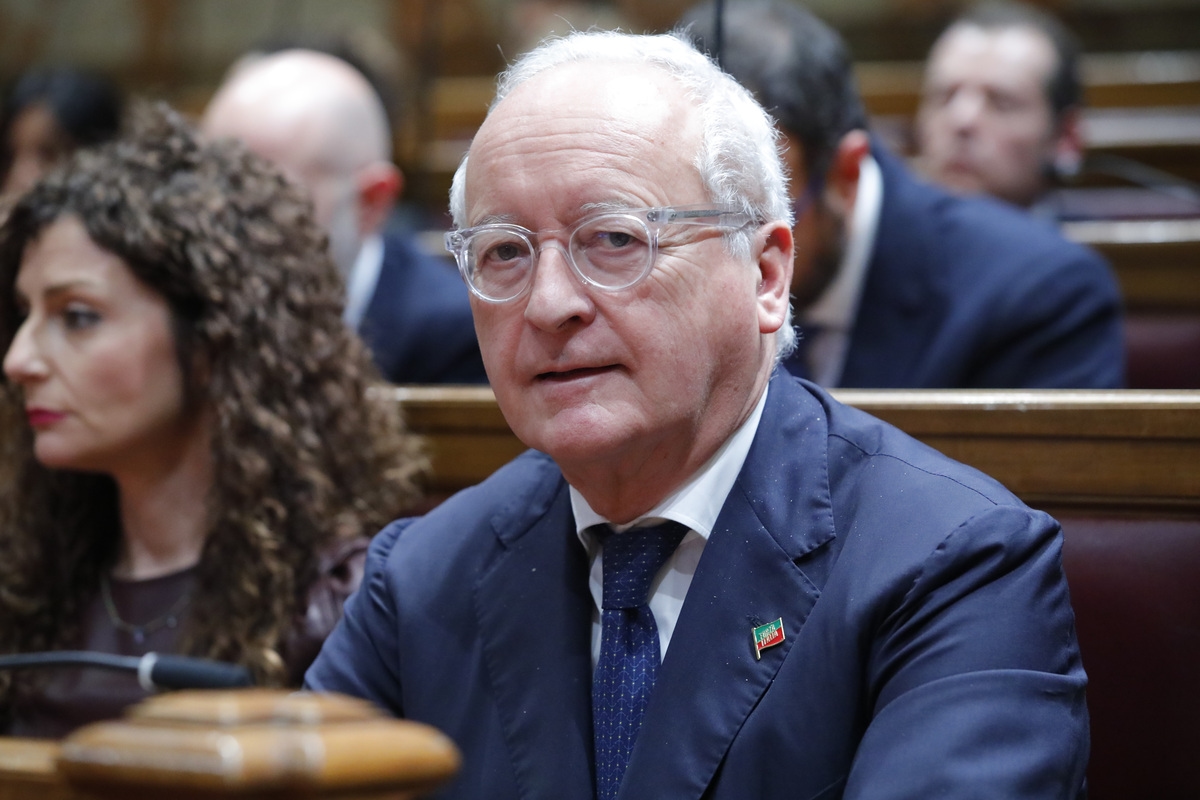 Bütçe: "Gelişimi teşvik etmek için daha düşük vergiler, daha fazla yatırım ve daha yüksek ücretler." Forza Italia'nın tarifi.