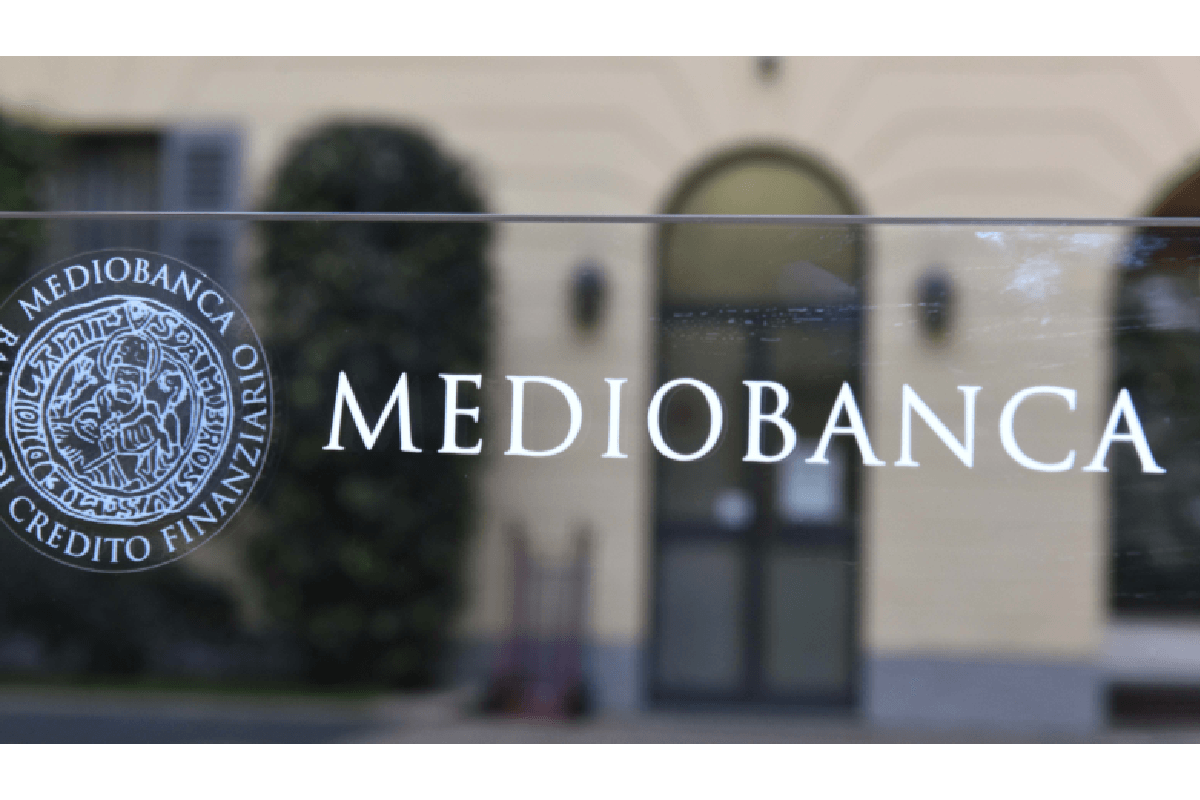 Mediobanca's Nagel continues to cash in after the MPS takeover bid: the banker sells shares and pockets over €21 million.