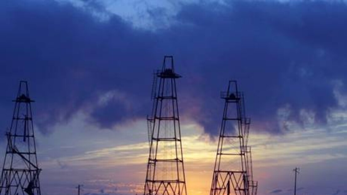 Petrol fiyatları açılışta istikrarlı seyrederek kazanımlarını pekiştirdi