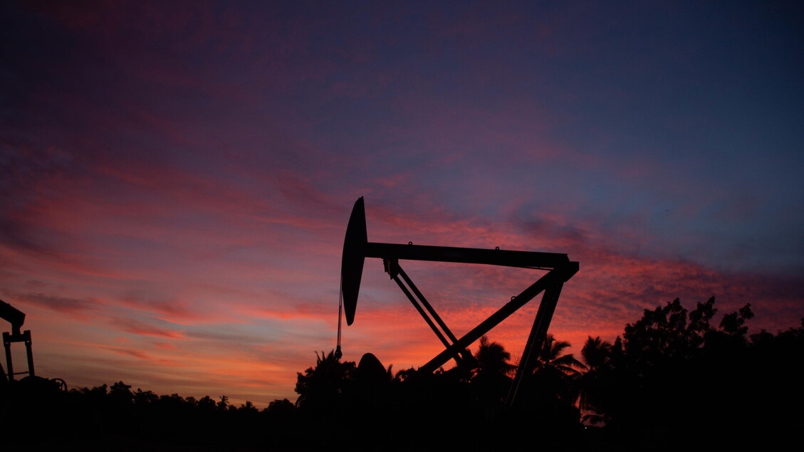 Oil prices fall, WTI at $63.48 a barrel