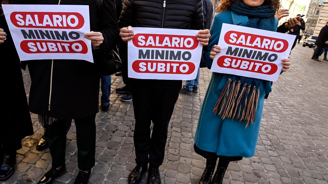 Senado aprova decreto do governo sobre salário mínimo e vira lei