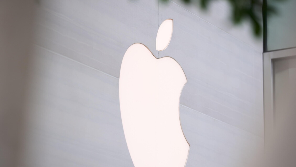 Apple: Trump's tariffs will cost us a billion dollars
