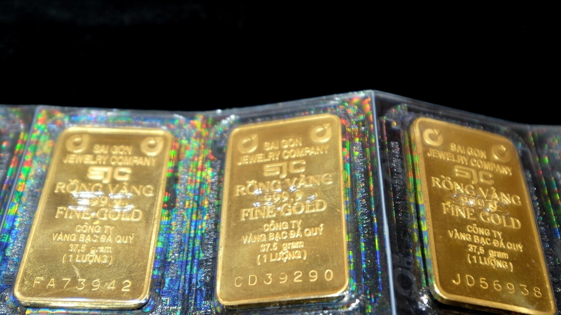 Gold price drops, spot at $3,377.26 an ounce