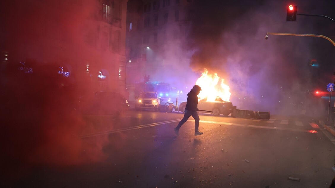 Lig, protestoların yol açtığı zararların karşılanması için bir garanti verilmesini talep ediyor.