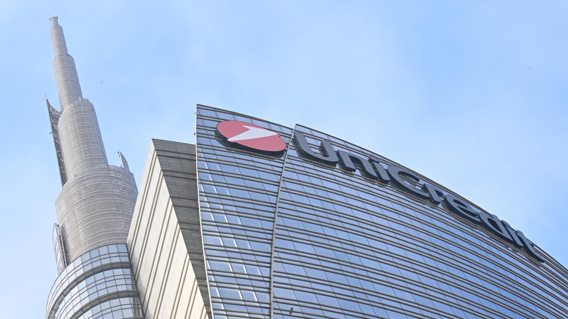 Unicredit, Commerzbank'taki hissesini yüzde 26'ya çıkarıyor ve yüzde 29'u hedefliyor.