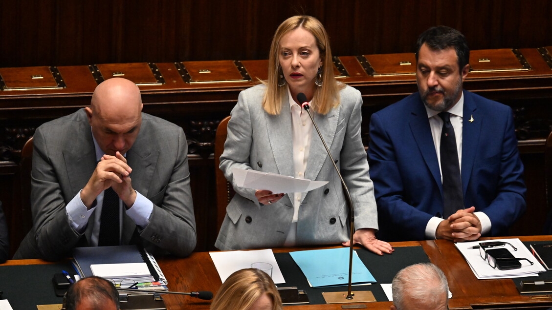 Meloni para a oposição, tom de campanha eleitoral fora do lugar