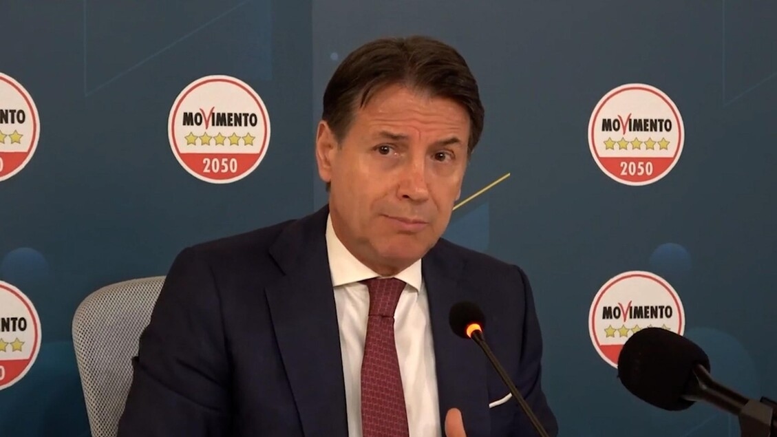 Conte, Meloni feiert ihre Tage bei Chigi, die Italiener tun das nicht.
