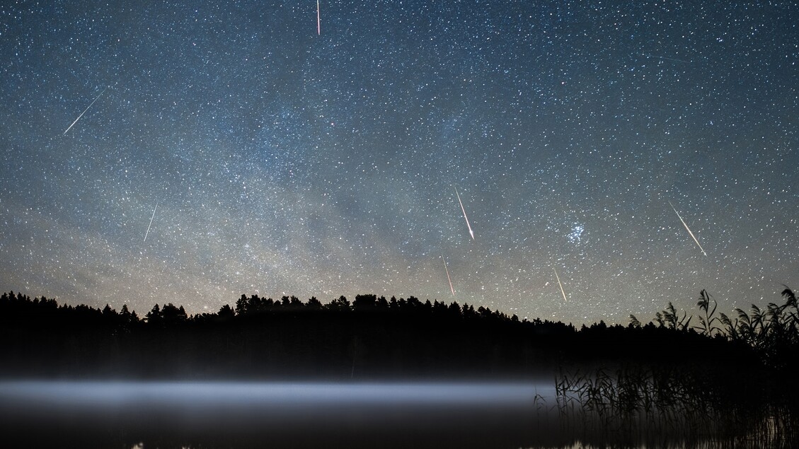 The shooting stars of August accompanied by 5 full moons