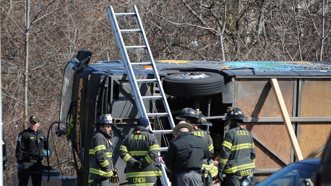 Tourist bus crash in New York State, 5 dead