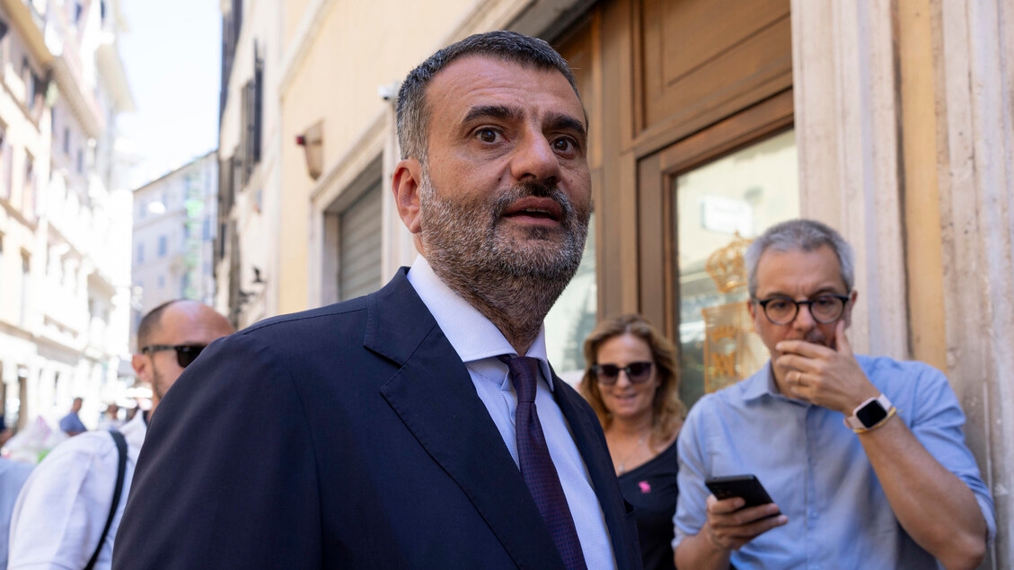 Pressing su Decaro in Puglia, M5s al voto sulla Toscana