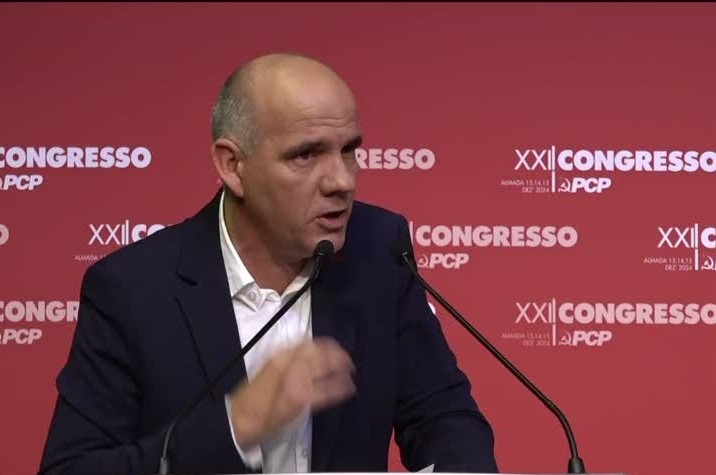 Paulo Raimundo acusa PS de desistir e dar “o corpo e a cabeça toda” ao Governo