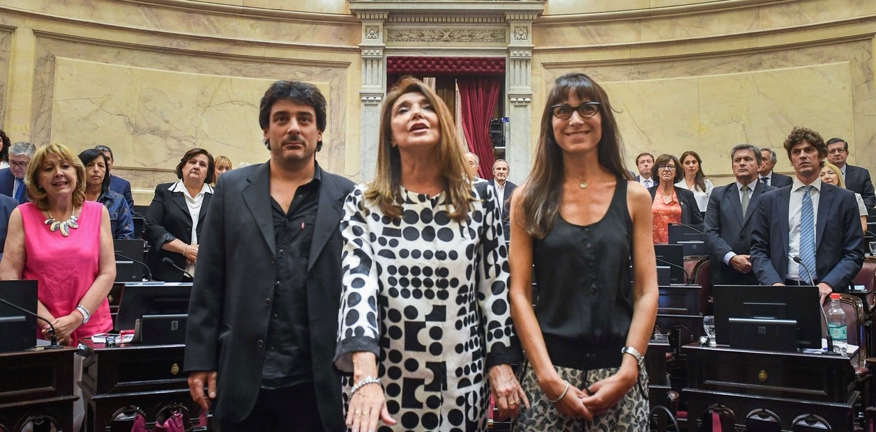 Il Congresso ha rimosso Marisa Graham e l'ufficio del difensore civico per l'infanzia è rimasto senza capo.