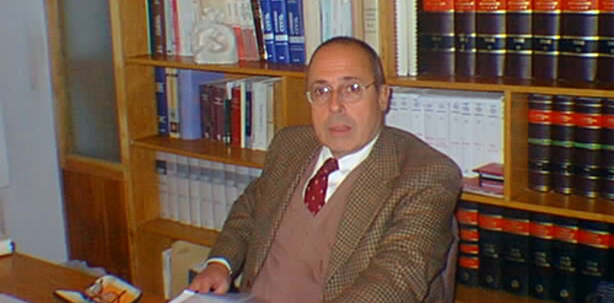 Nel mezzo della crisi del tribunale di Santa Cruz, 30 anni dopo il suo licenziamento, Vidal vuole reintegrare l'ex procuratore Sosa.