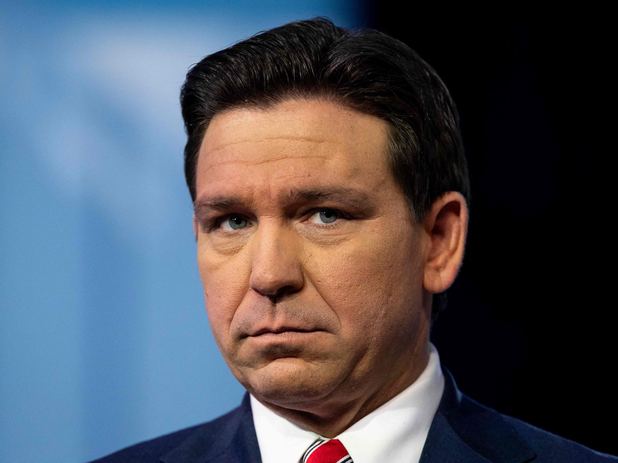 Was ist der Hope-Florida-Skandal und warum wurde Ron DeSantis damit in Verbindung gebracht?