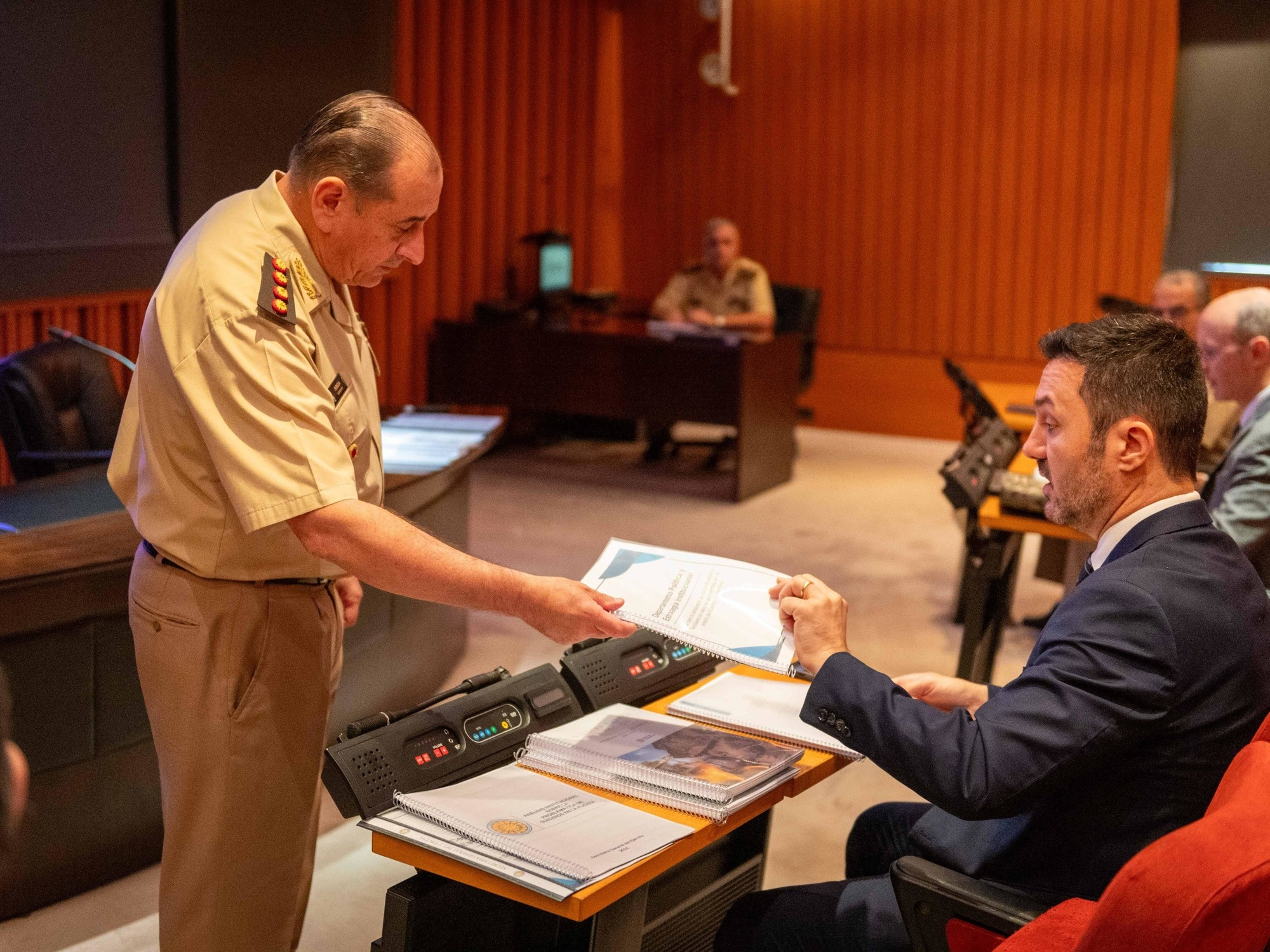 Il Dipartimento di Giustizia sta indagando per verificare se l'esercito abbia ricevuto dei bonus per le "ore di insegnamento" presso gli istituti militari.