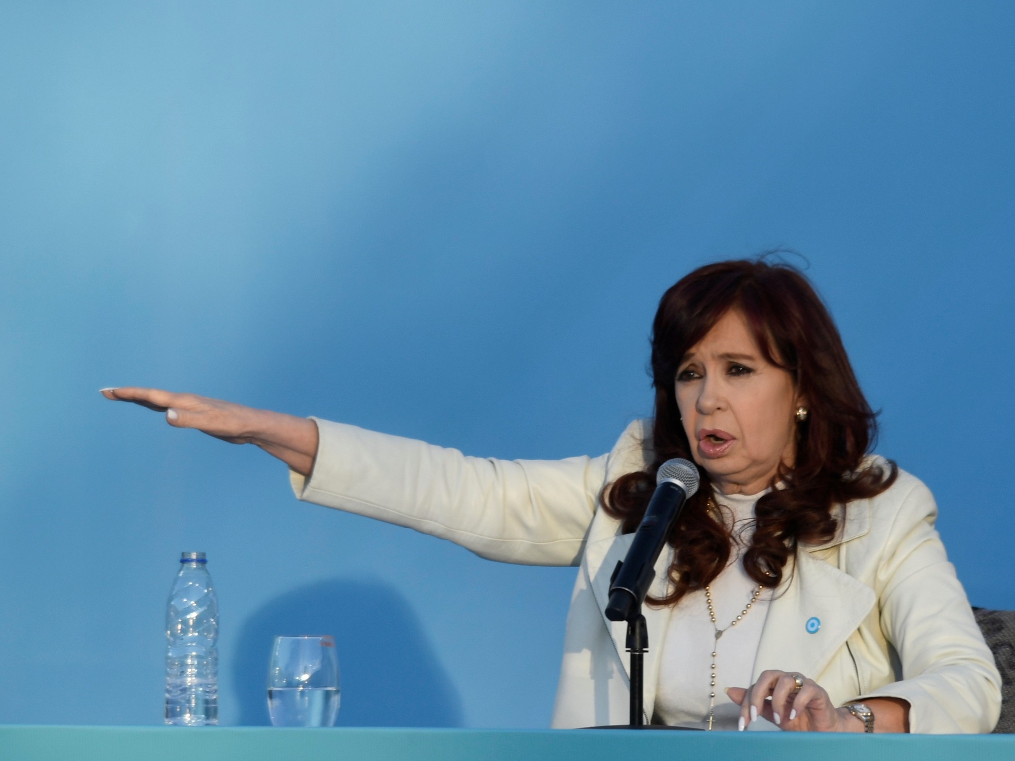 Cristina e l'altra elezione che più le sta a cuore: il PJ (Partito del Popolo) mette in gioco 15 seggi al Senato e prevede una catastrofe.