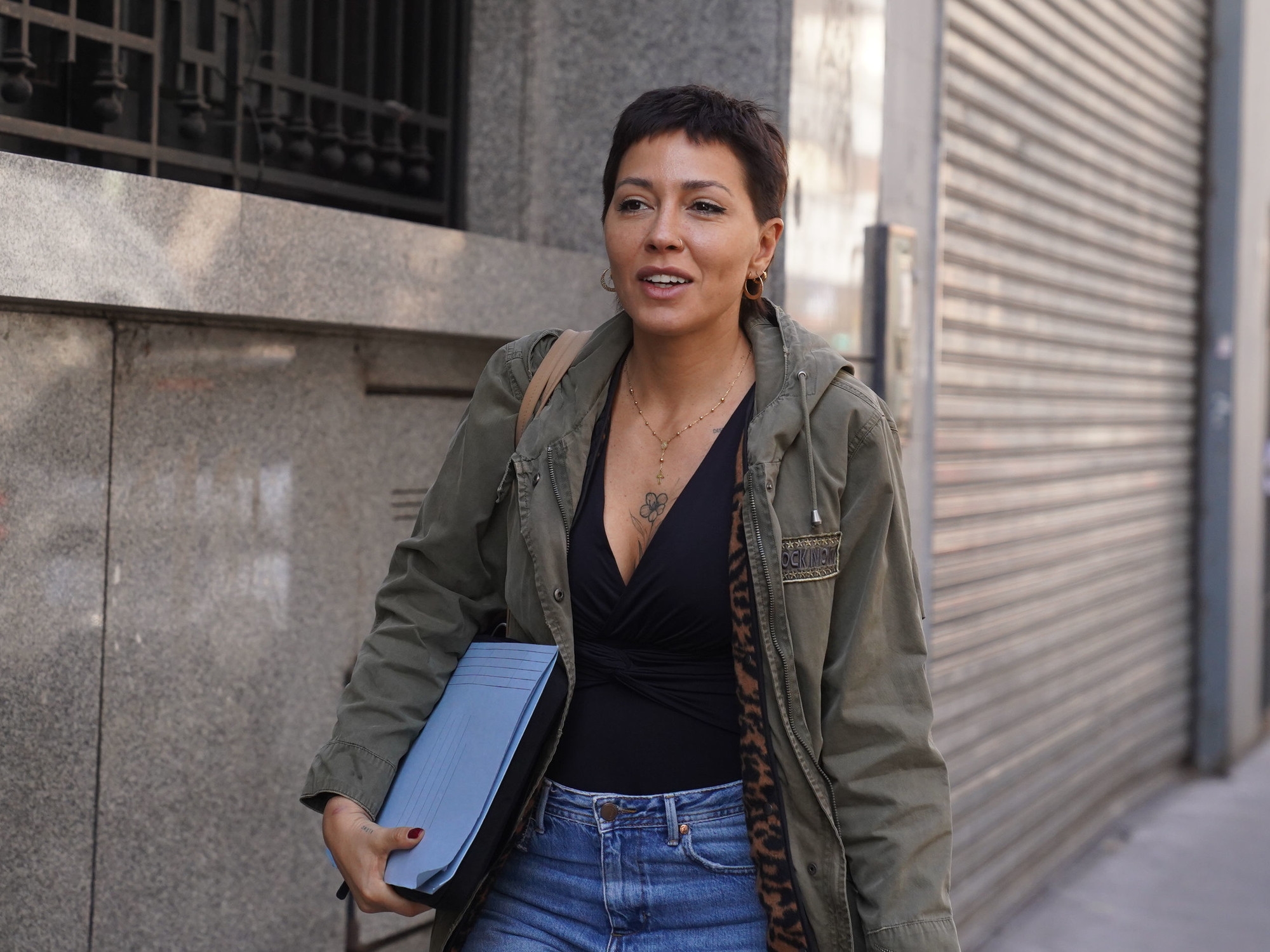 Mayra Mendoza, la sindaca ultra-kirchnerista che ha tatuato il volto di Néstor Kirchner.