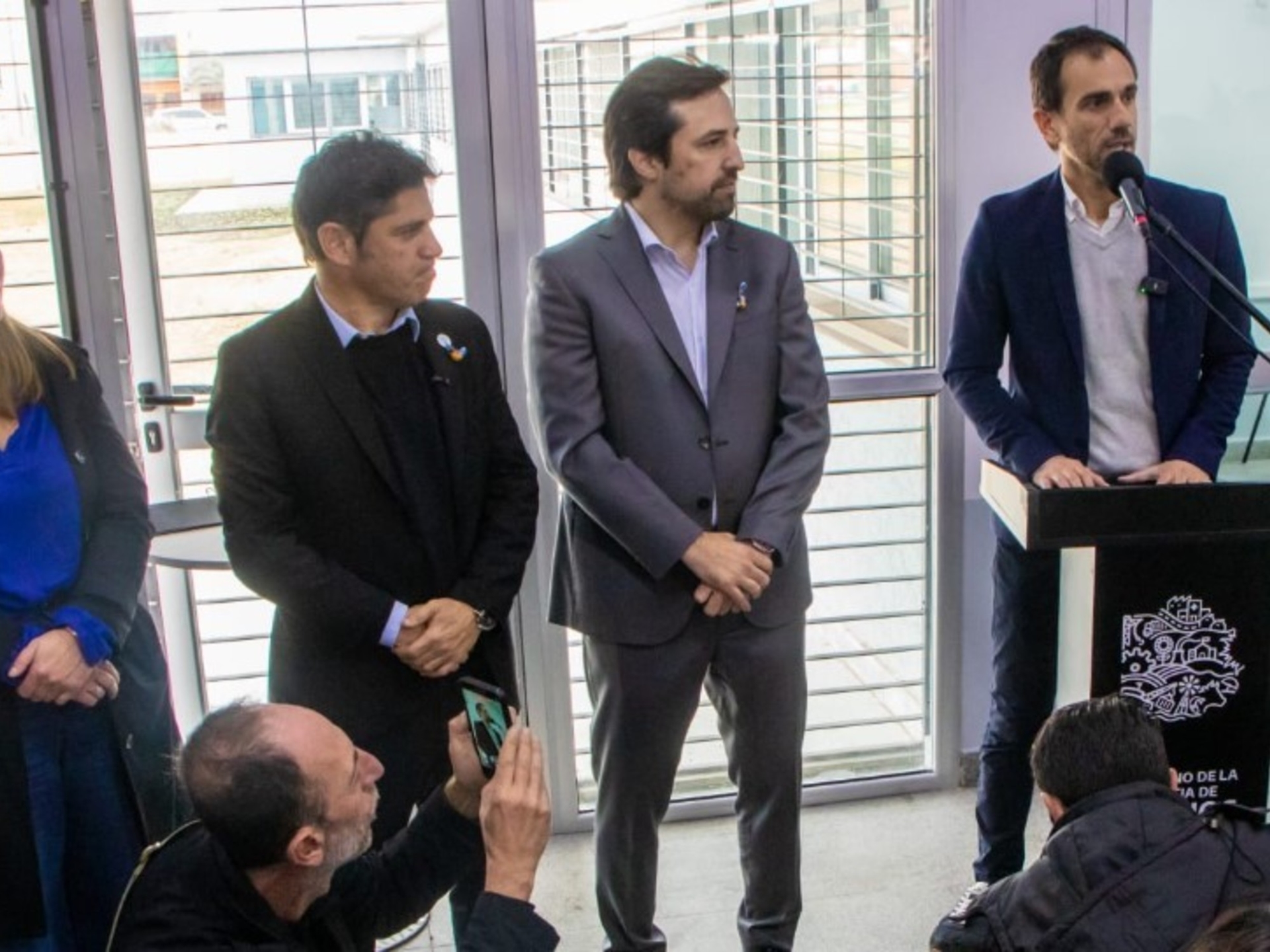 Burmistrz i kandydat sprzeciwili się Kicillofowi i pozwolili mu mówić w samotności na konferencji prasowej, gdy gubernator skrytykował Macriego i Vidala.