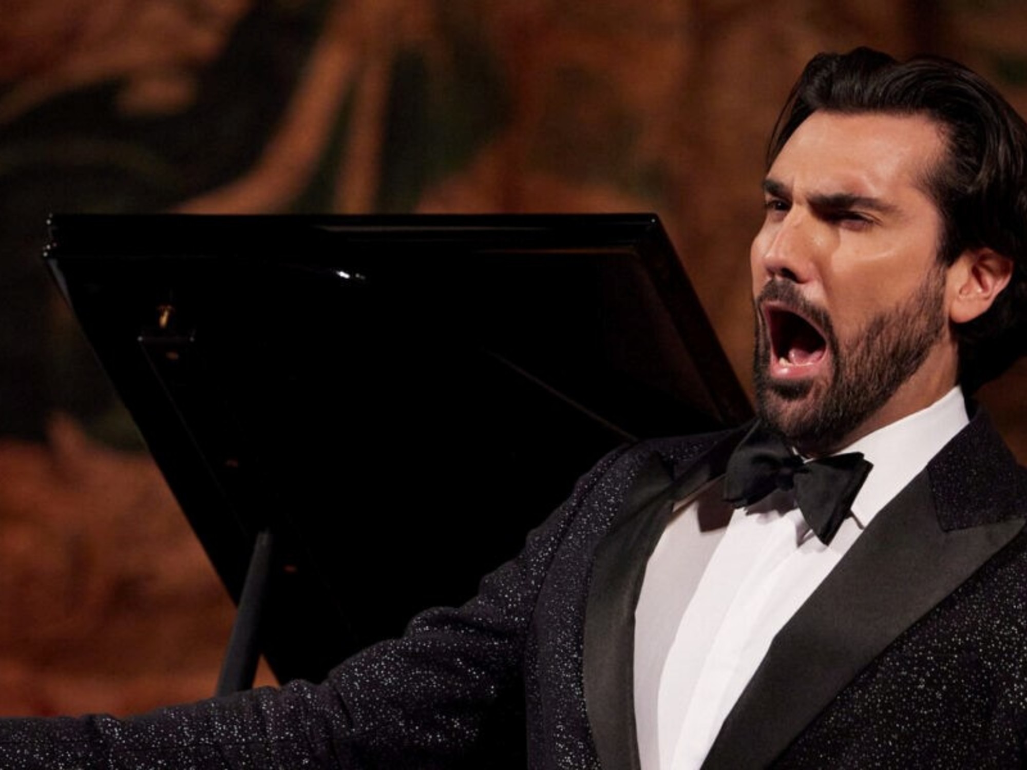 The Teatro Colón inaugurates the AURA Cycle with the highly anticipated debut of Jonathan Tetelman.