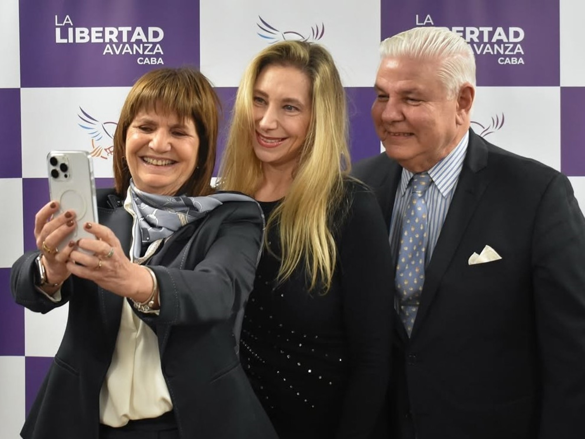 Zamówienie Kariny Milei i książki historyczne Patricii Bullrich