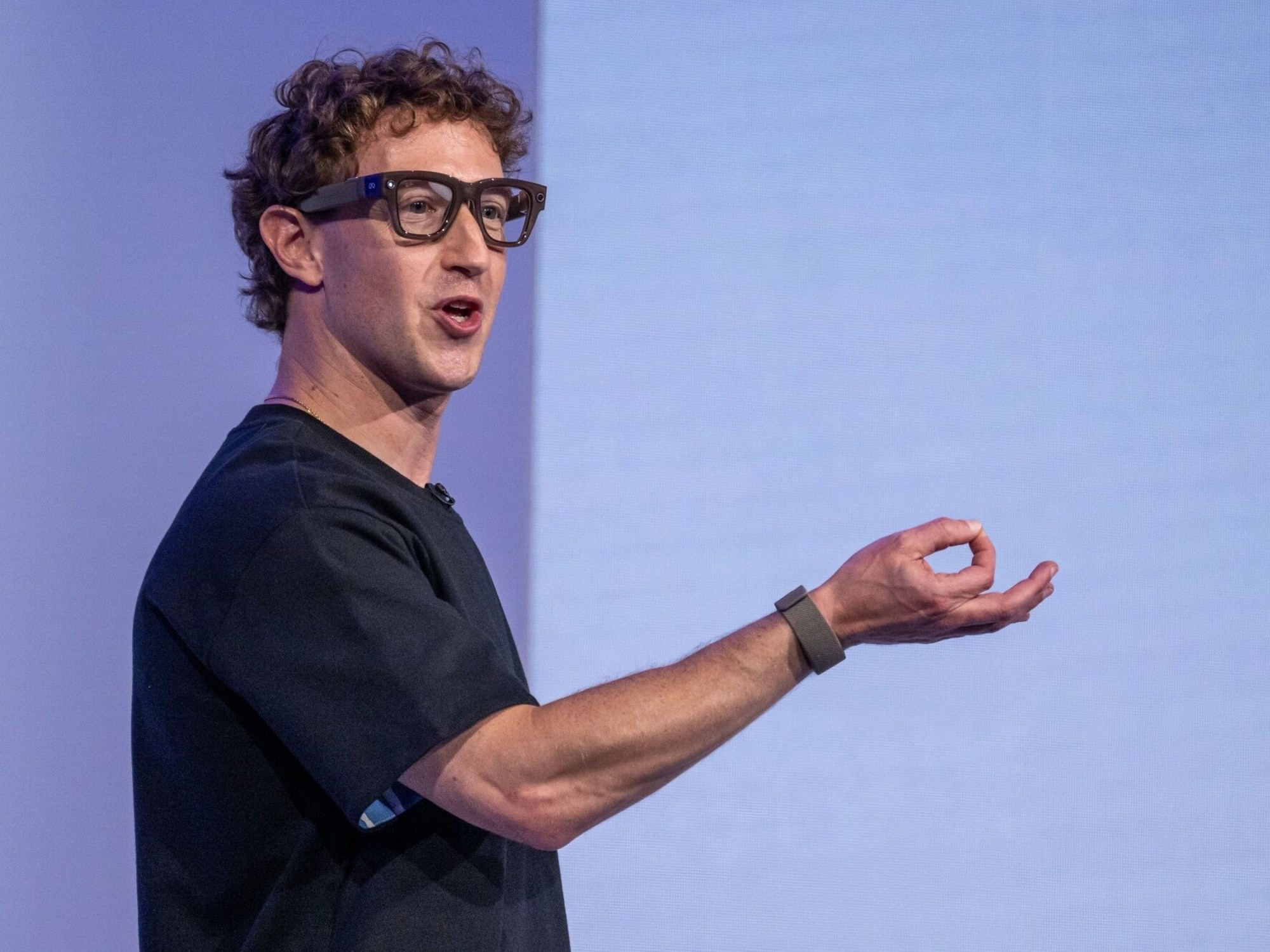 Zuckerberg, Jobs, Musk i inni: Najbardziej niezręczne momenty gigantów technologicznych