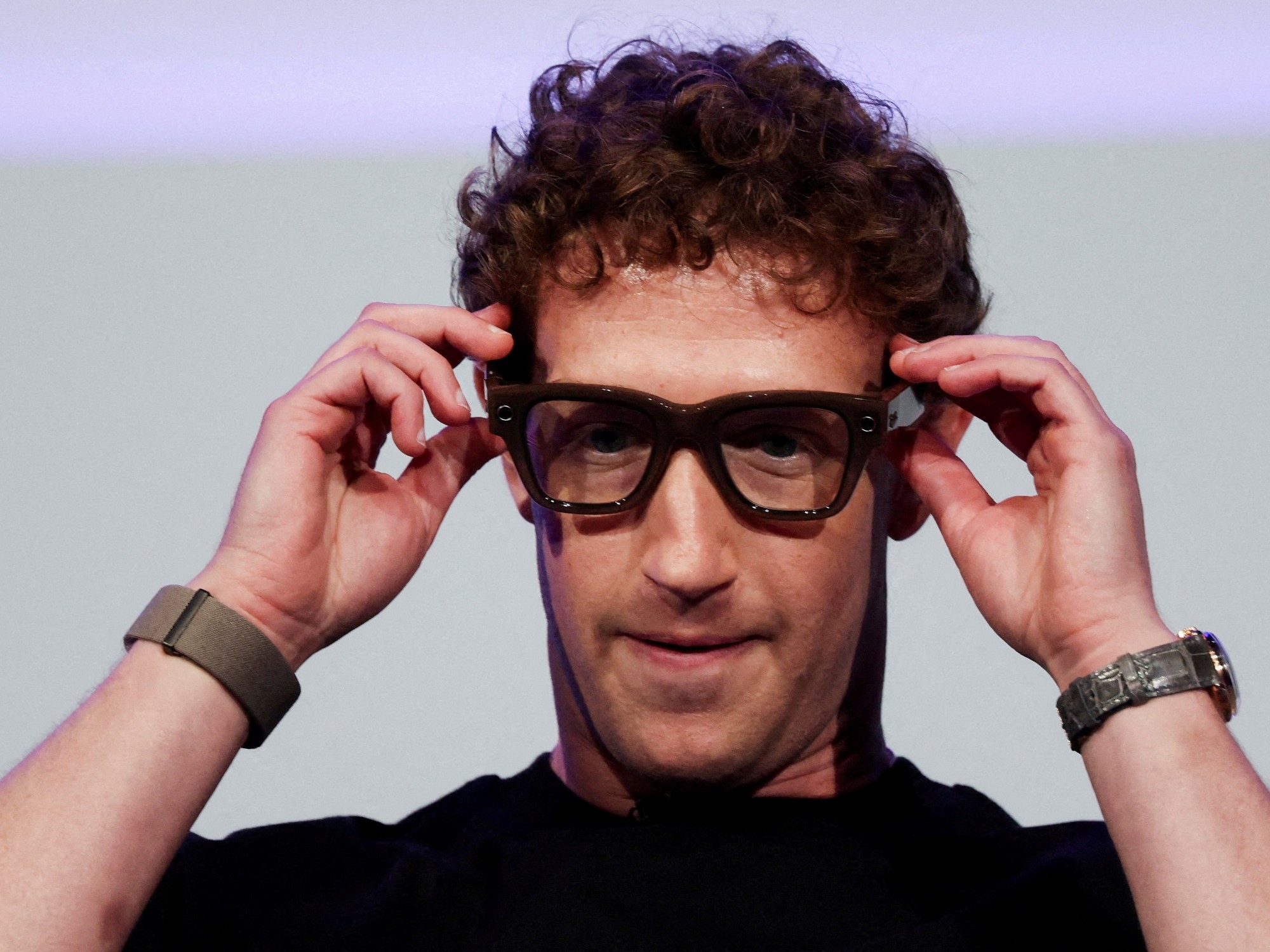 Ray-Ban-Display: Zuckerberg brachte Smart Glasses mit Bildschirm auf den Markt, läutete den Beginn der Post-Mobile-Ära ein und erlebte einen peinlichen Moment.