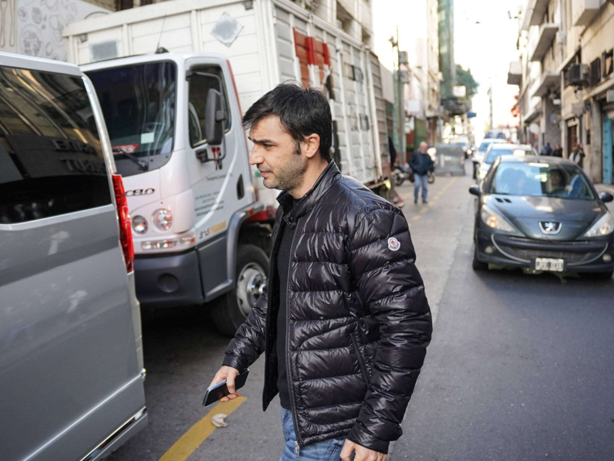 A etapa de Buenos Aires das Províncias Unidas é lançada, com Lousteau como candidato e alvo de polêmica entre os governadores.
