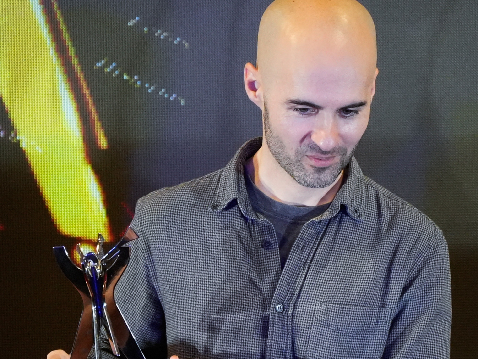 Così inizia il romanzo vincitore del Premio Clarín del romanzo 2025.