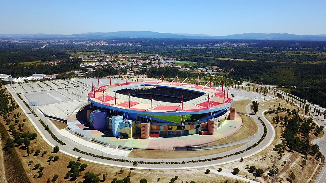 Rada Miasta Aveiro inwestuje ponad 400 tysięcy euro w renowację dachu stadionu