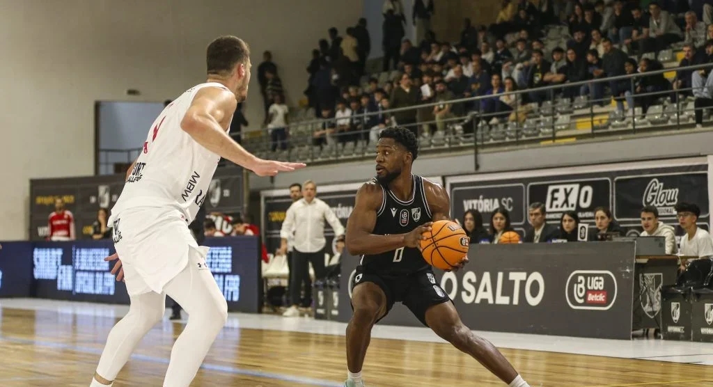 El Ovarense obliga al “negro” al derbi