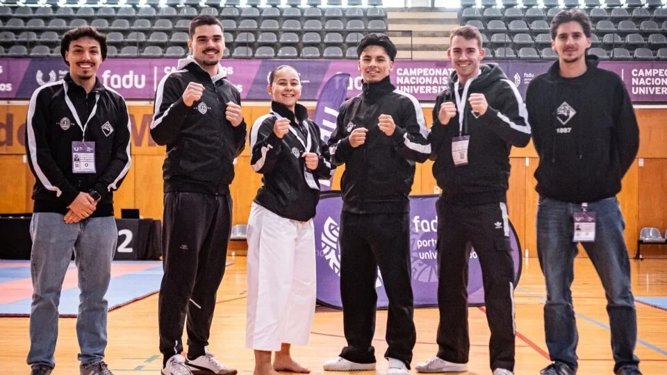 Studenti di Coimbra con “metalli” nel karate