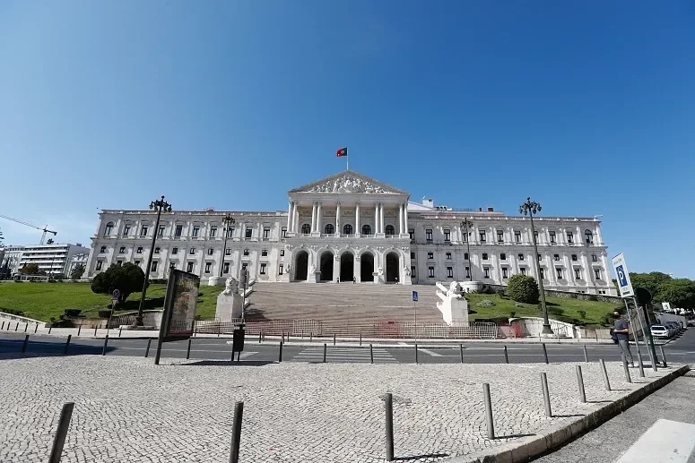 PSD et PS approuvent la majorité des amendements à la législation sur les terres rurales dans la spécialité