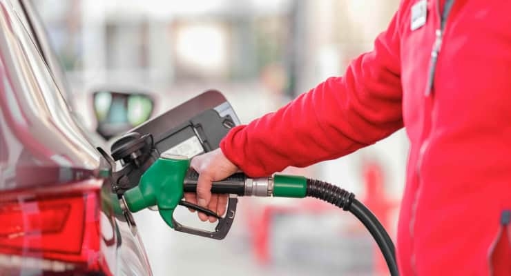 Benzin ve motorinde büyük indirim bekleniyor: Güncel akaryakıt fiyatları