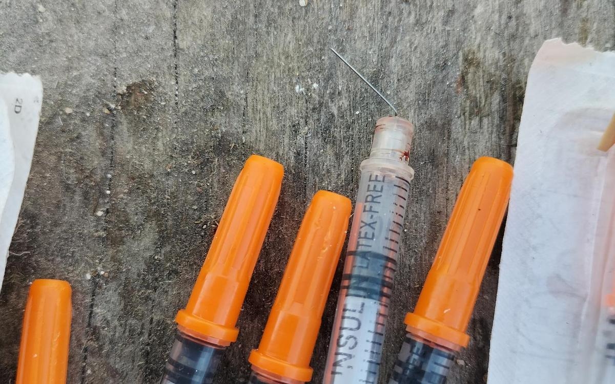 Jeringas encontradas en los contenedores SMD3 en Dordoña