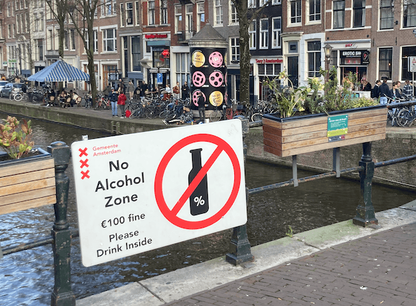 Les Amstellodamois poursuivent la municipalité en justice pour lutter contre le surtourisme