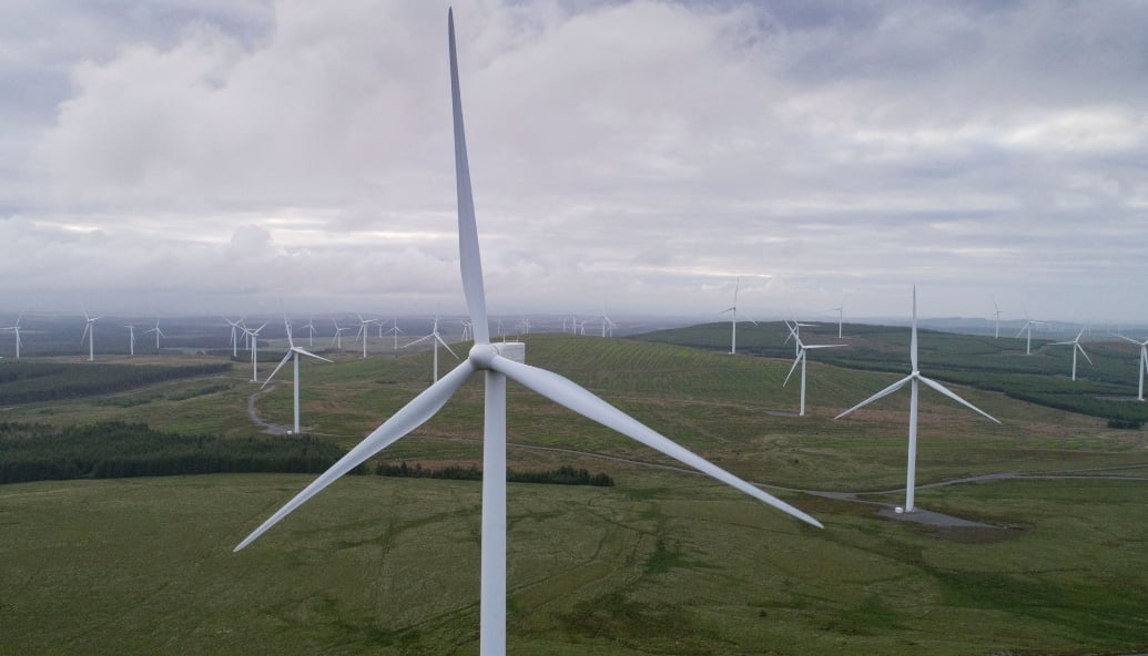 Bauarbeiten für schottische Windparkerweiterungen laufen, die 300.000 Haushalte mit Strom versorgen