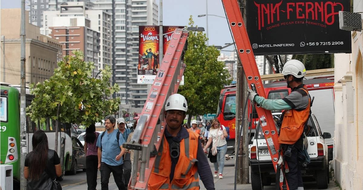 Chile declara estado de emergencia y toque de queda por apagón masivo