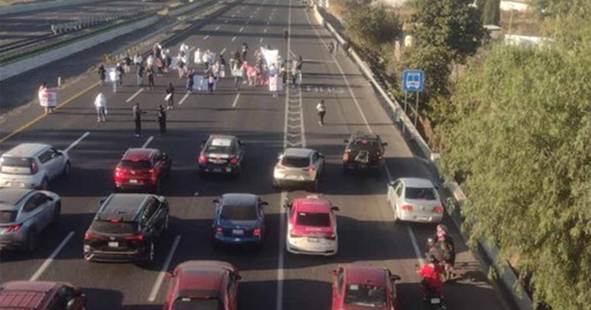 Eles bloquearam a rodovia México-Pachuca hoje. Quem são eles e o que estão pedindo?