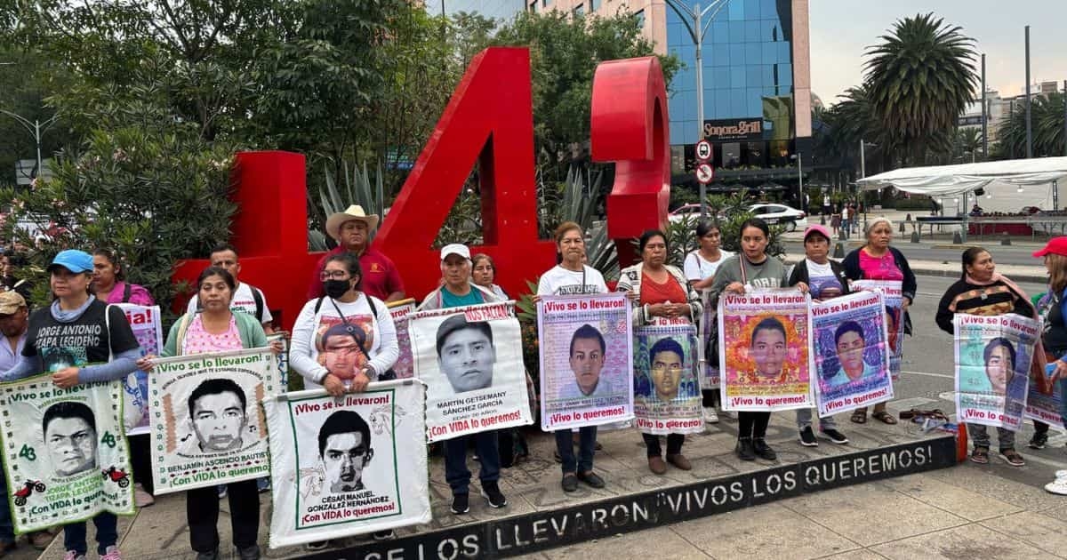 PHOTOS: Relatives of the 43 Ayotzinapa students lead a march in Mexico City