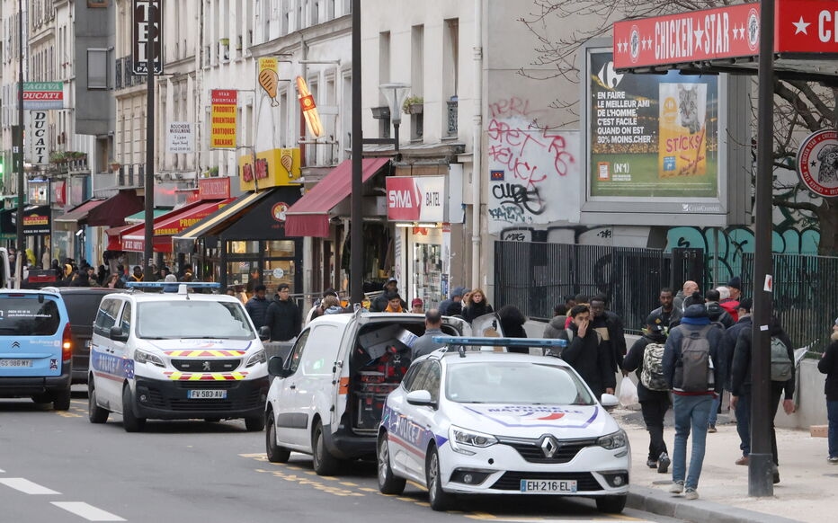 Paris (18.): "Küçük Kabil"de yeni trajedi, Sudanlı göçmen Beşir'in bıçakla öldürülmesiyle ilgili iki Afgan göçmen suçlandı. Beşir, bir telefon çaldığı iddiasıyla öldürüldü (Güncelleme)