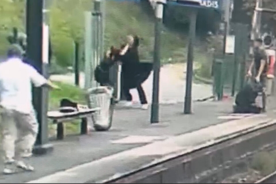 Meulan-en-Yvelines (78): a father and his daughter, whose skirt was "too short" and bothered them, were beaten and robbed by a couple in Islamic dress on the station platform (Update: Testimony)