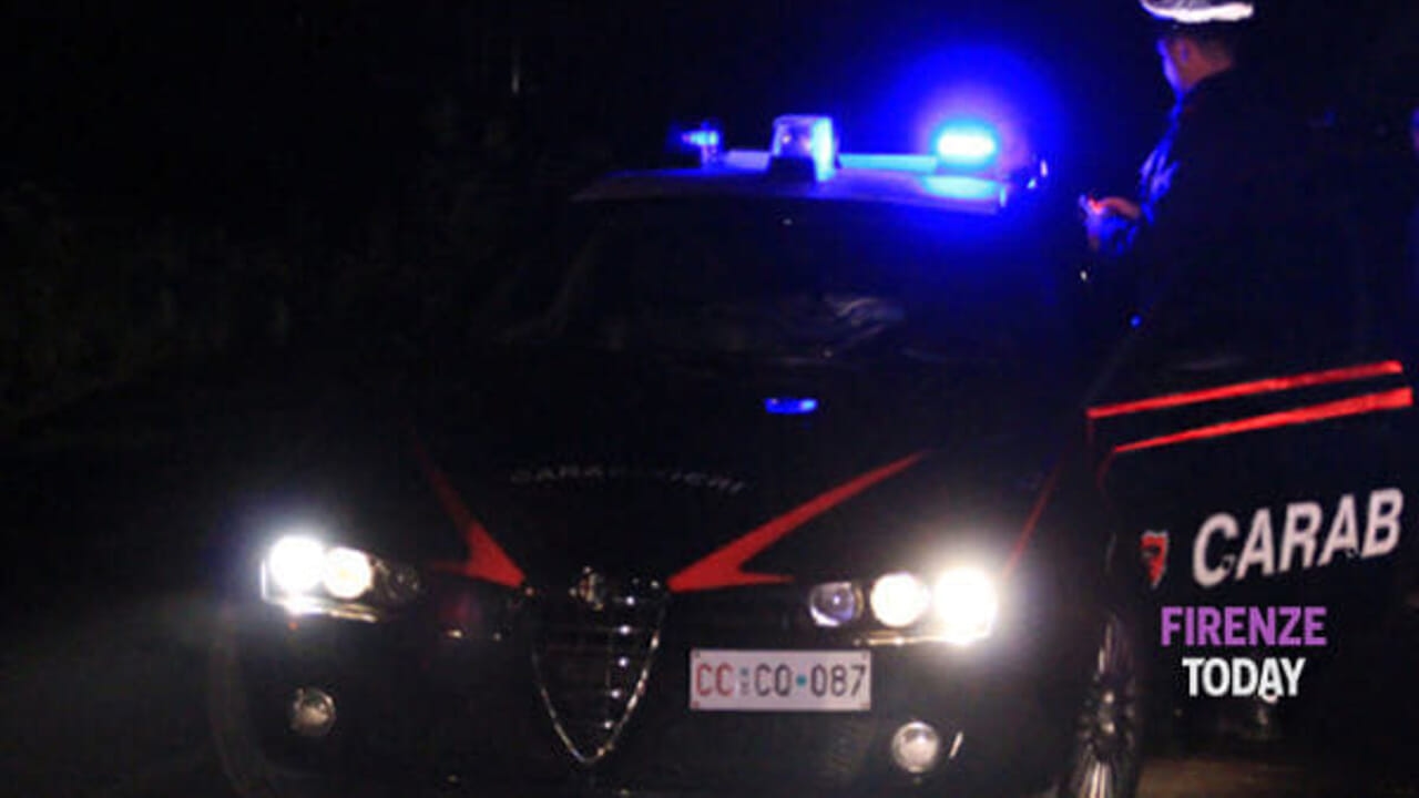 Four people stabbed, a gun discovered during the brawl: Carabinieri are investigating.