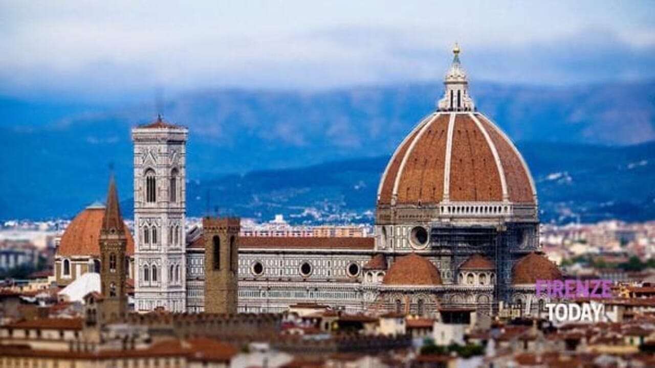 Rooms for rent in Florence are the third most expensive in Italy: €606 for a single room.
