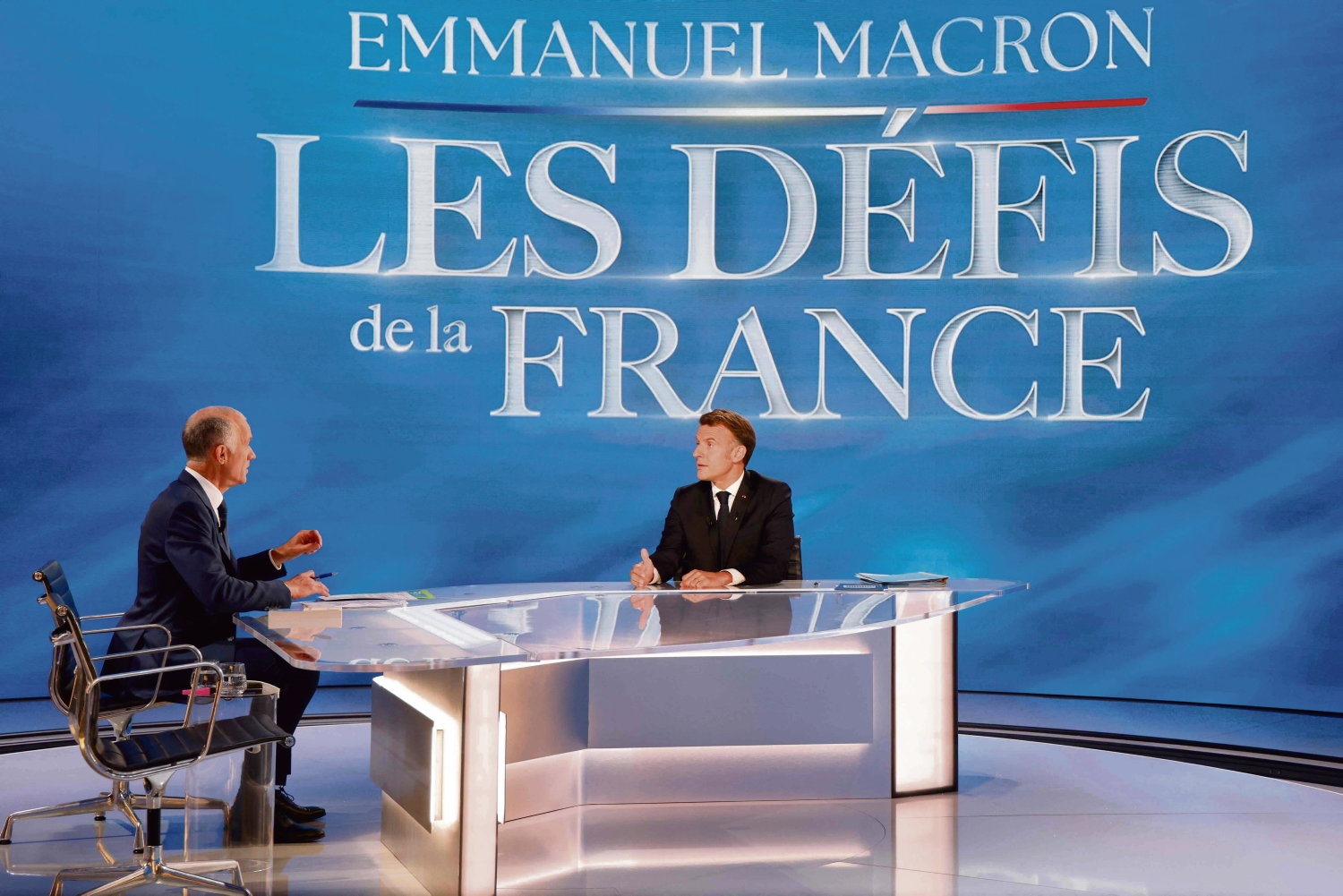 Réforme des retraites, ArcelorMittal… Sur TF1, Emmanuel Macron occupe l’antenne pour dire non