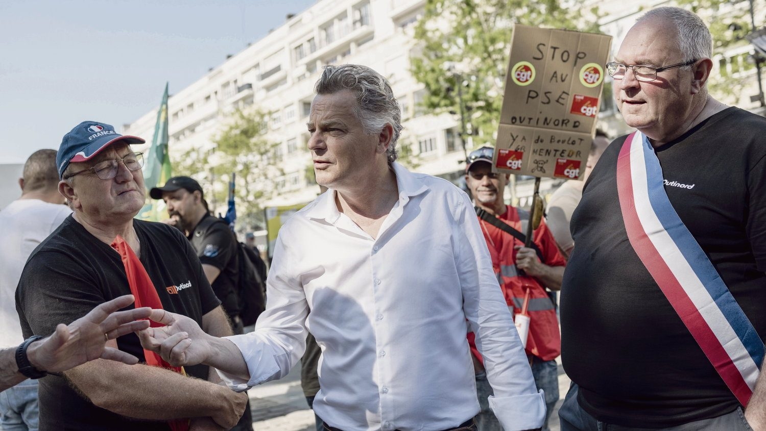 In Valenciennes, Fabien Roussel supports Outinord employees